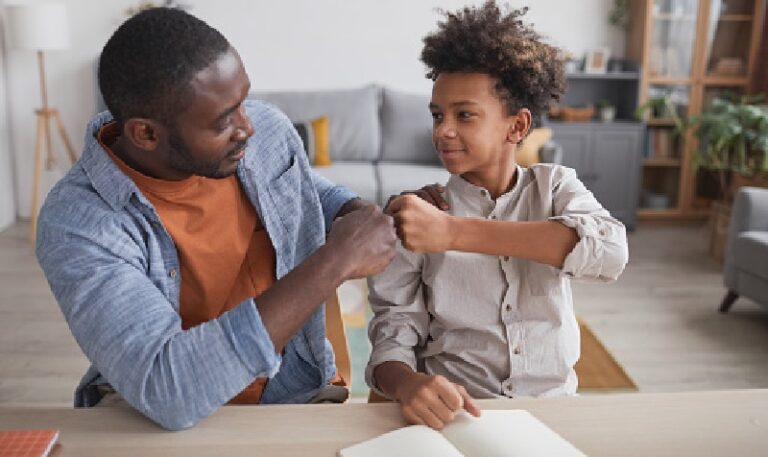 Comment faire aimer la lecture à votre enfant