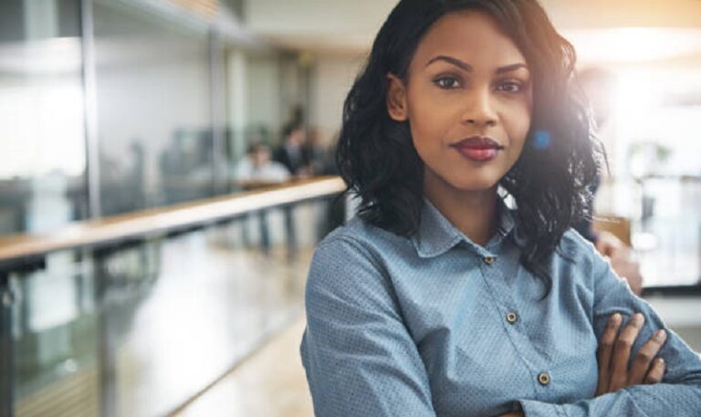Comment renforcer l’estime de soi : 5 tactiques pour changer la façon dont vous vous percevez
