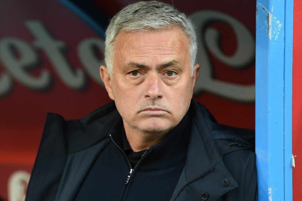« Je jouais bien et je me retrouvais sur le banc » : cet joueur règle ses comptes avec Mourinho
