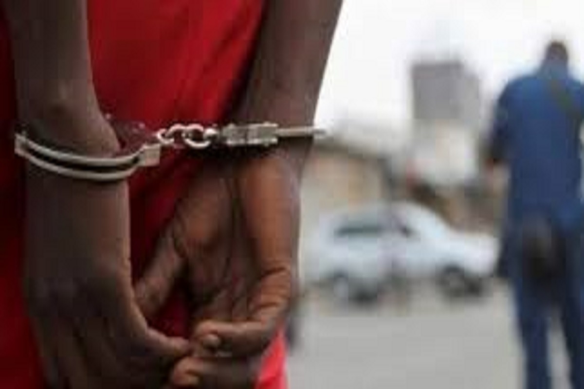 Côte d'Ivoire : il injurie le procureur sur la base d'une fake news et se fait déférer à... Bénin Féticheur arrêté Côte d'Ivoire : 03 jeunes cadres du principal parti d’opposition interpellés, la raison