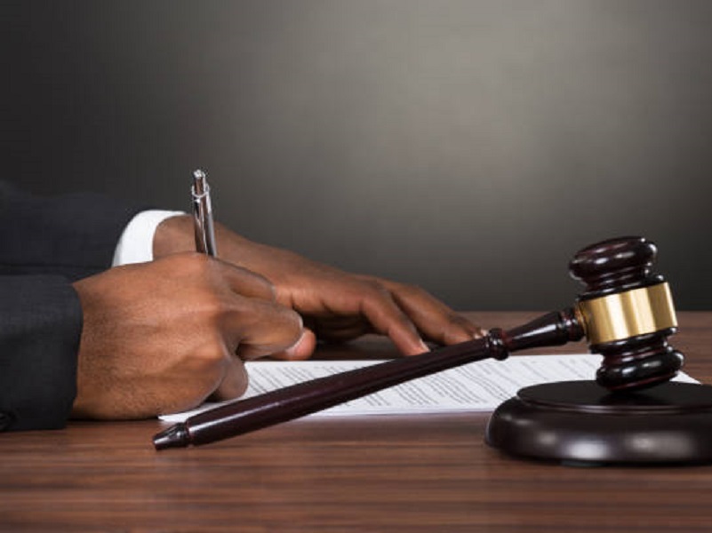 Côte d'Ivoire / Arrestations d'opposants : la justice sous le feu des critiques Ce président démocratiquement élu interdit de quitter son pays