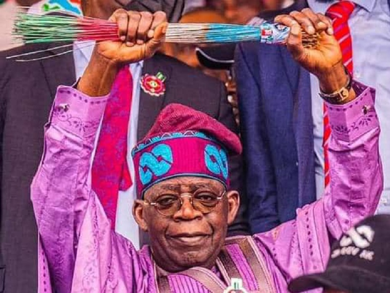 Bola Tinubu : après la saisie de ses avions présidentiels en France, le président Nigérian pose un acte qui pourrait obliger Paris à relâcher ses appareils