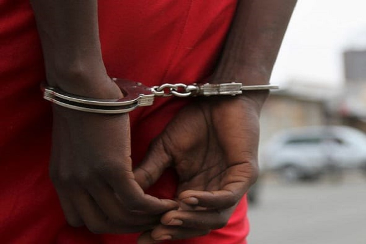 Accident tragique à Abidjan : le conducteur en fuite enfin arrêté Londres : un homme arrêté après une attaque présumée à l'acide