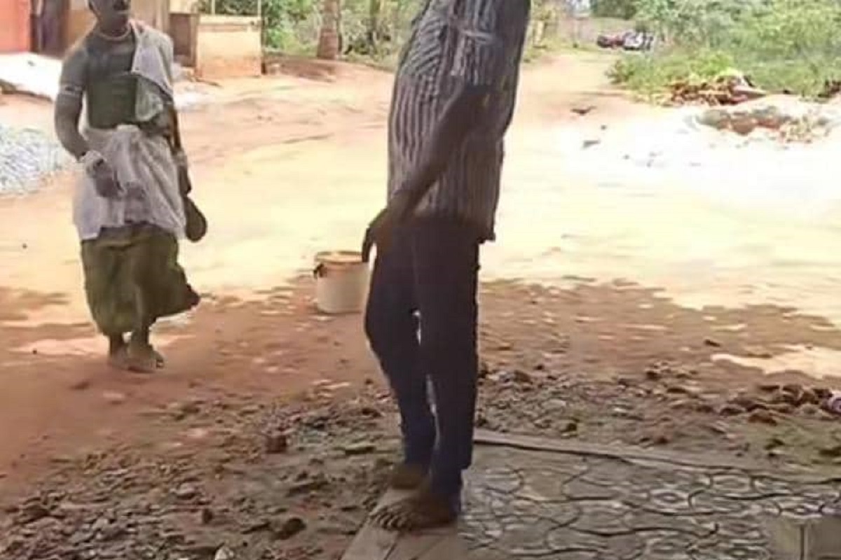 Togo : un présumé prophète et une prêtresse vaudou se donnent en spectacle et deviennent la risée des internautes(vidéo)
