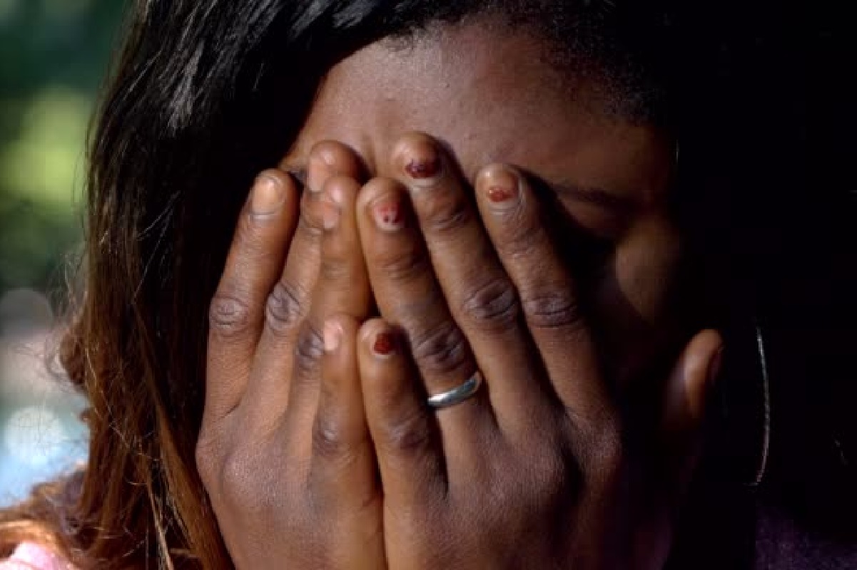 Côte d’Ivoire : une fille ignore sa mère devant ses camarades, voici ce qui lui est arrivé après
