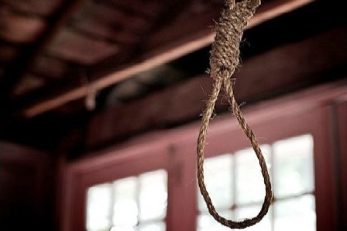 En détention, l'ex ministre de la Défense de ce pays tente de se suicider