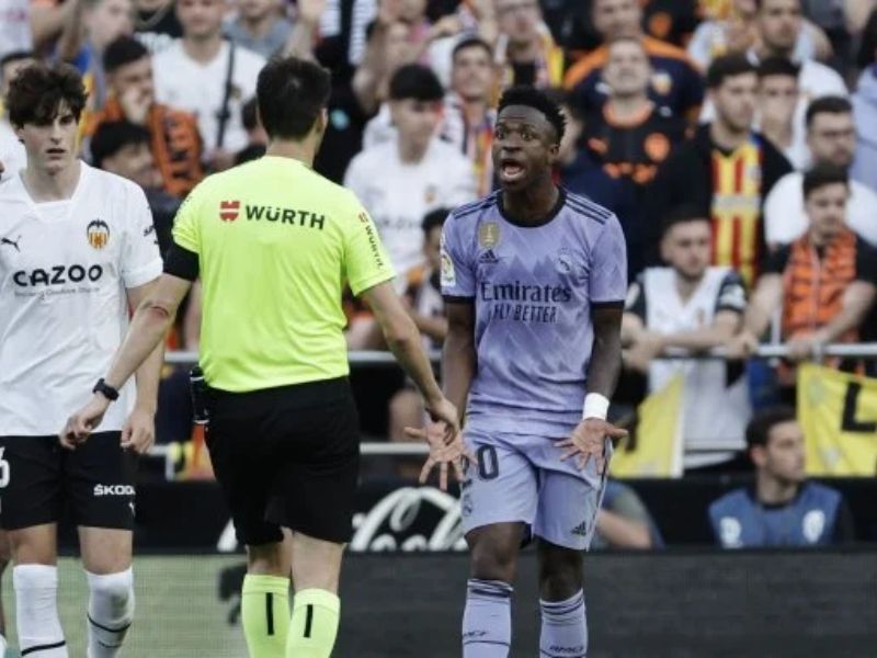 Liga : Valence-Real Madrid reporté après les terribles inondations