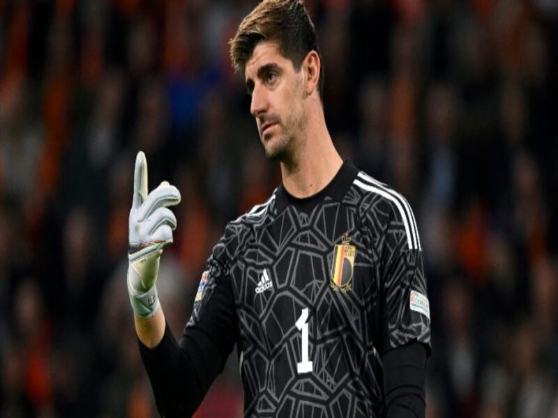 Real Madrid : pourquoi les Merengues préparent déjà l'après-Thibaut Courtois avec Unai Simón