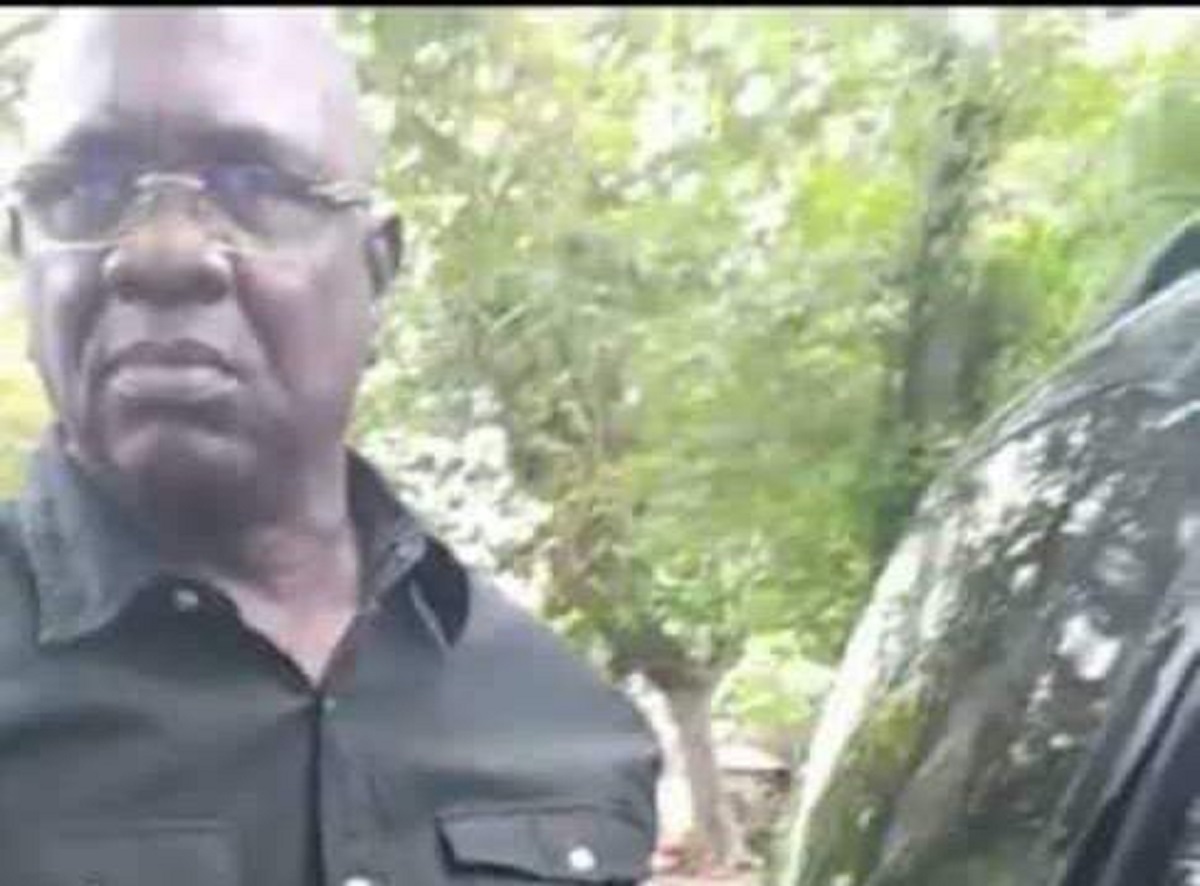 Côte d’Ivoire : « À cause de ces 2000 FCFA, vous allez finir mal », un usager de la route menace de mort une policière (vidéo)