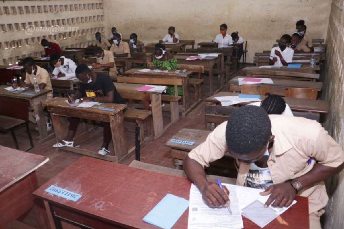 BAC 2025 : Un professeur de mathématiques interpelle les autorités sur les dérives notées sur des épreuves