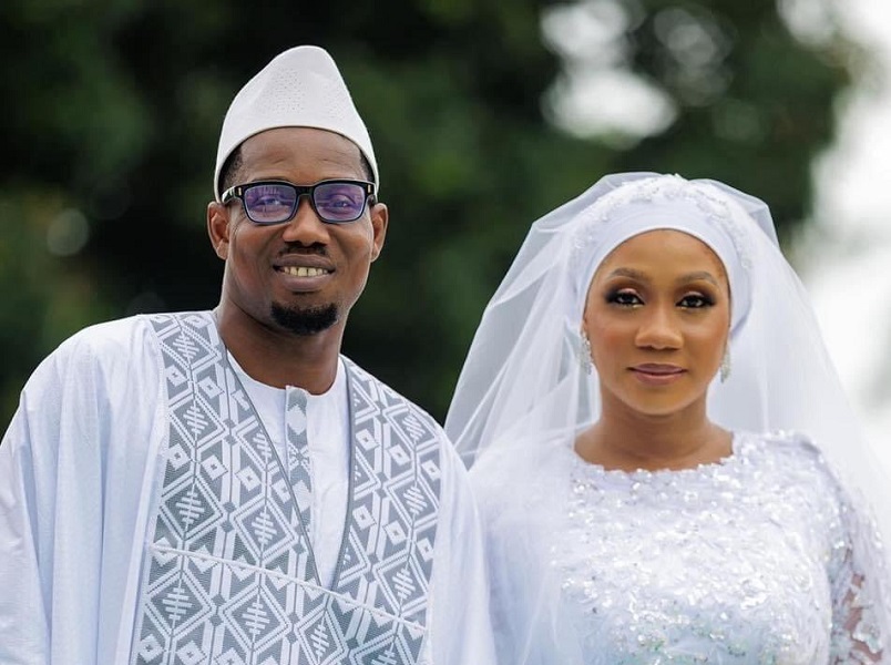 Mariage de Kader Keita : La tenue de Debordo Leekunfa sort de l’ordinaire (photo)