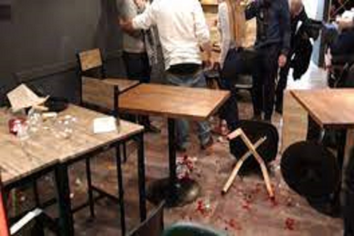 Insolite : invitée dans un restaurant, elle commande un plat de 10 000 Fcfa; son « pointeur » refuse de payer et provoque un scandale (vidéo)