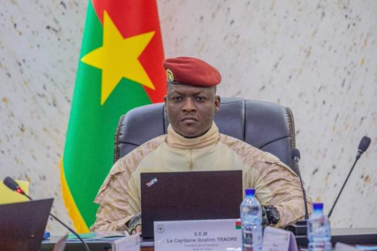 ‎Gros changement au Burkina Faso : les cartes d'identité habituelles sont remplacées par...