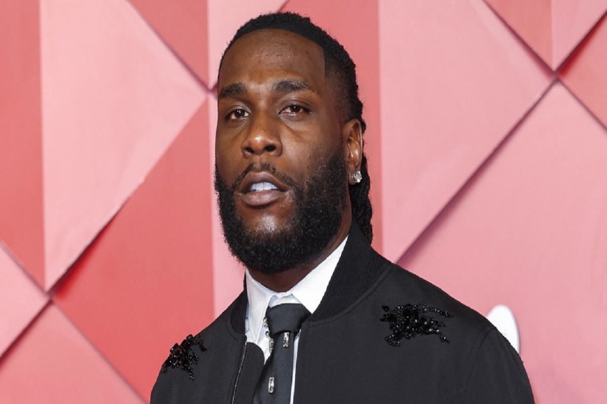 Burna Boy : la star ouvre une école de foot