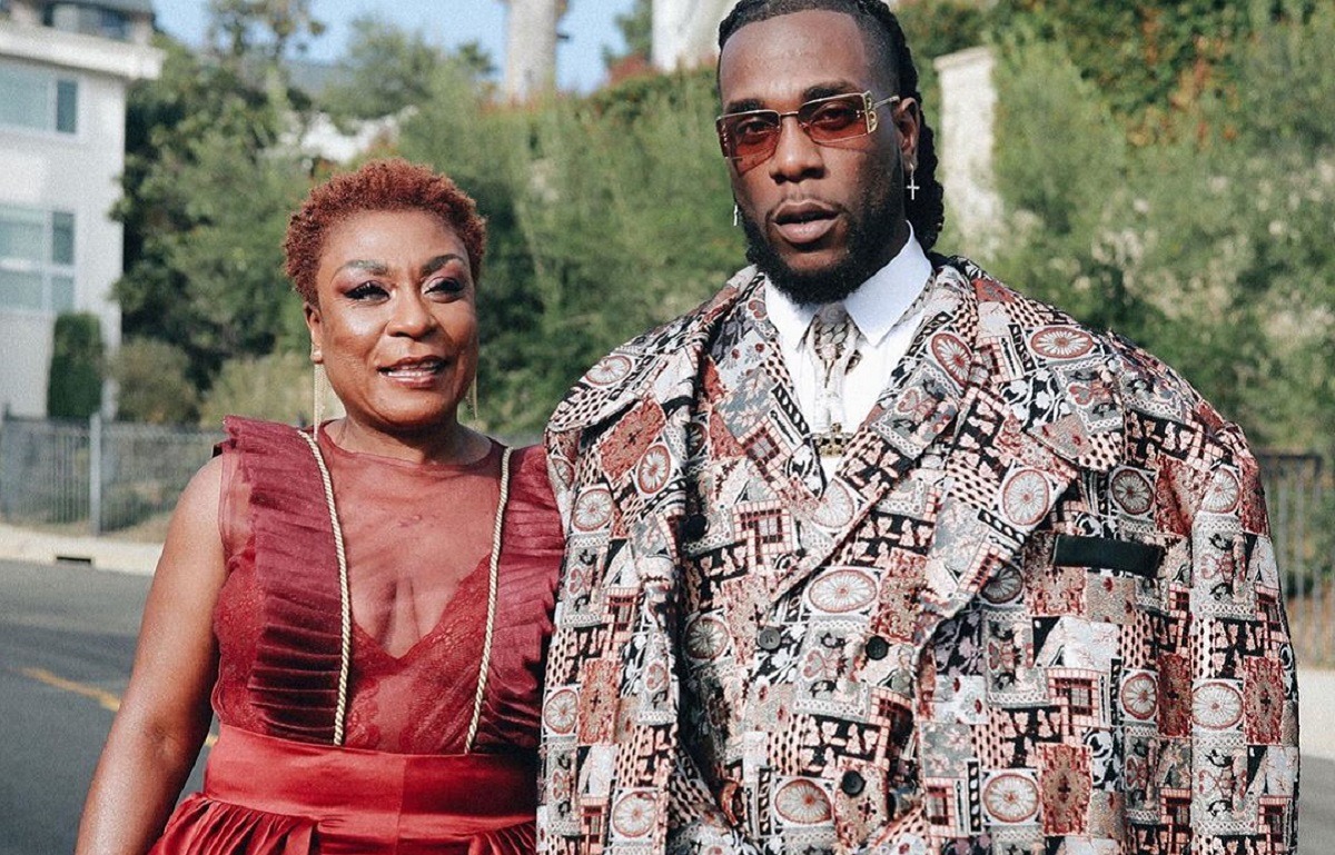 La mère de Burna Boy fait des révélations : « Un seul spectacle d’un soir peut nous nourrir pendant… »