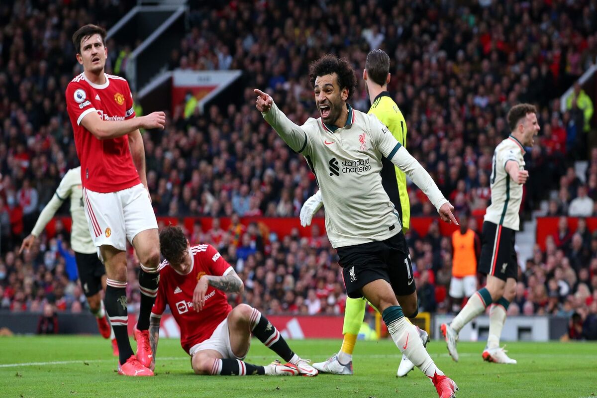 Premier League : Liverpool accroché à Manchester United, Arsenal prend la tête du championnat