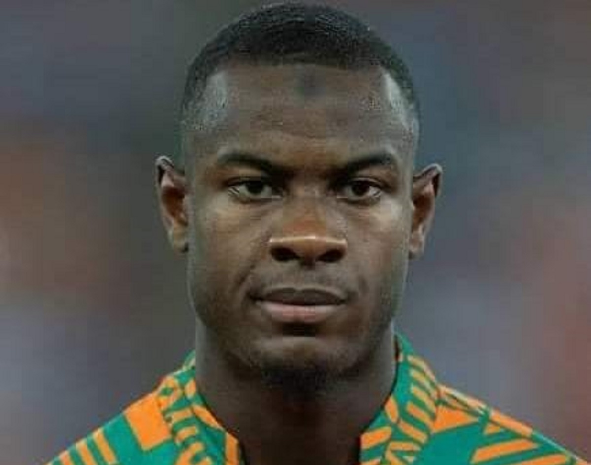 Evan Ndicka Ministre Côte d'Ivoire Terrain