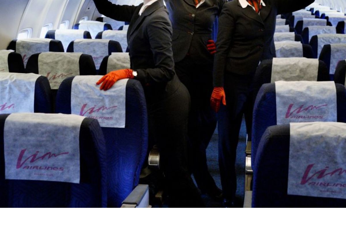 USA : des hôtesses et stewards d’American Airlines appellent Biden à l’aide