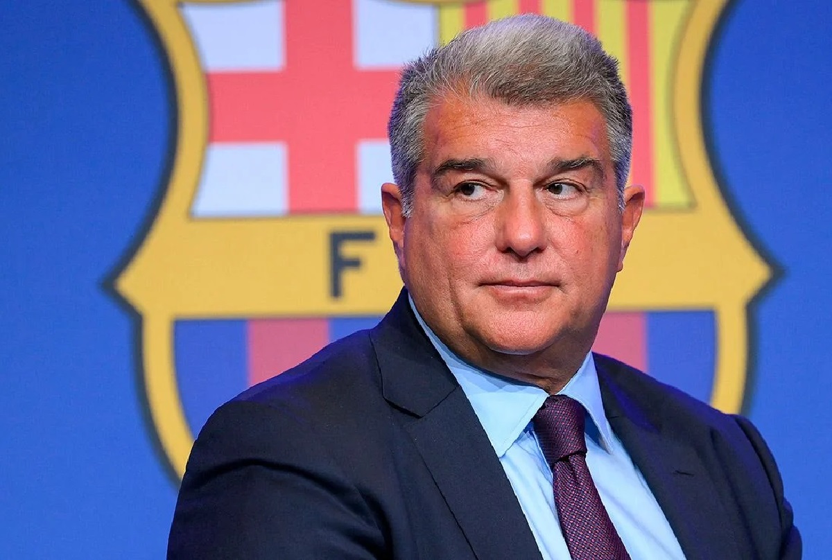 Réélu président du FC Barcelone, Joan Laporta dit que Lionel Messi mérite une...