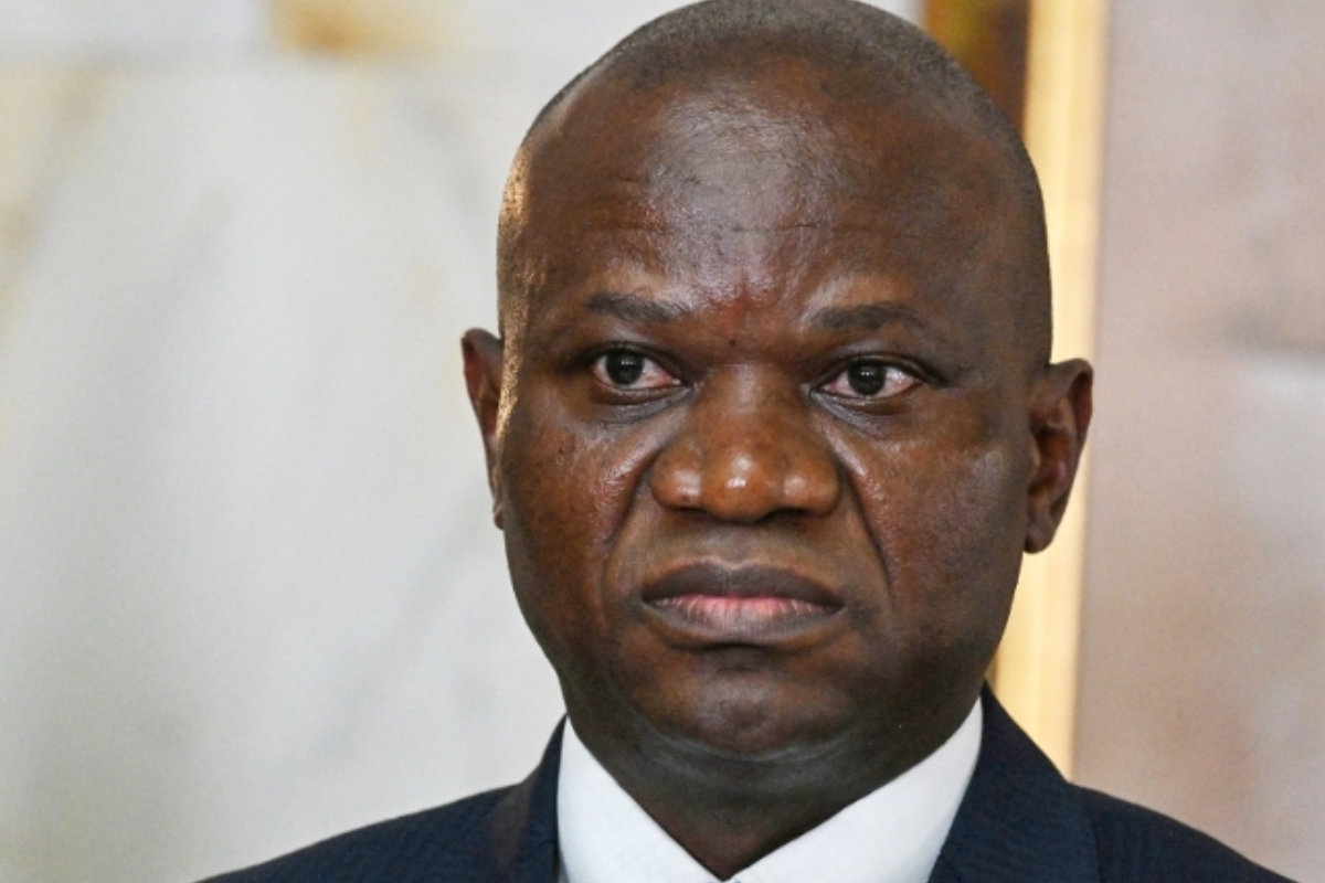Gabon ministres démissionner