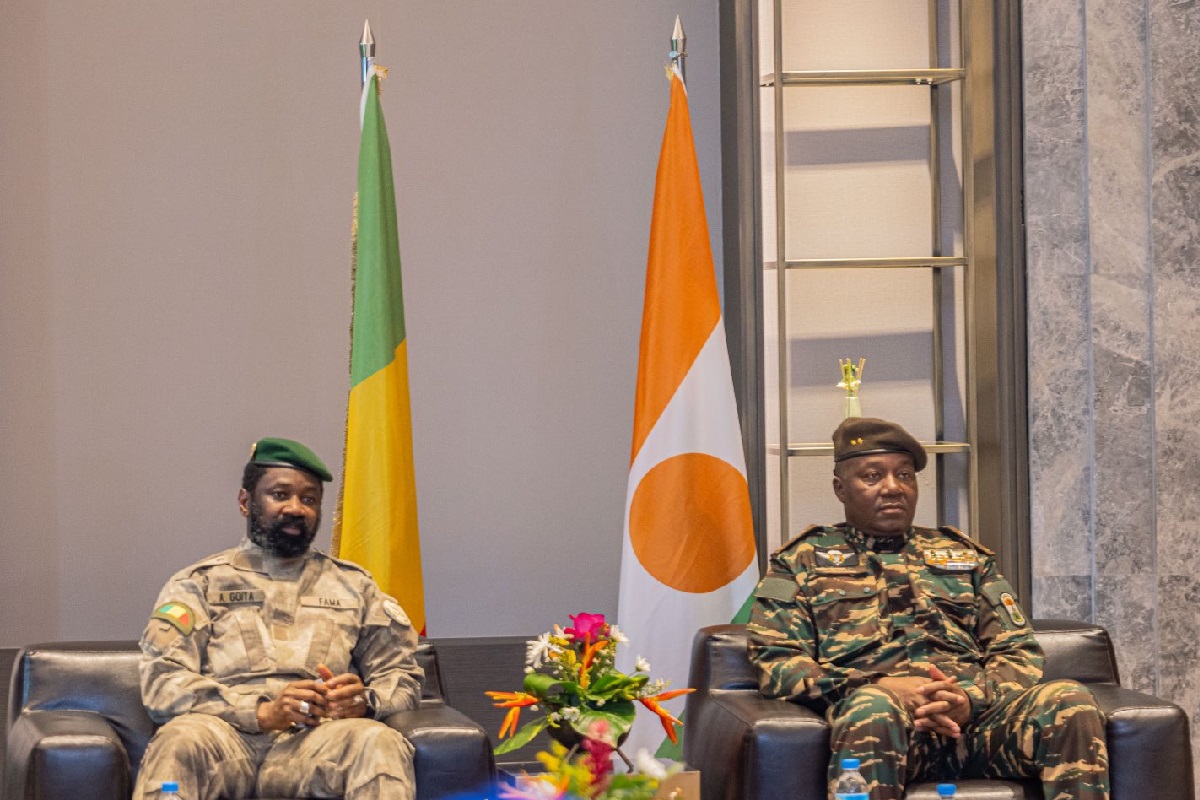 AES : le Niger vole au secours du Mali et envoie 40 citernes de...