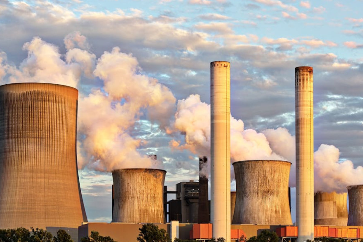 Nucléaire : l'Iran suspend officiellement sa coopération avec ...