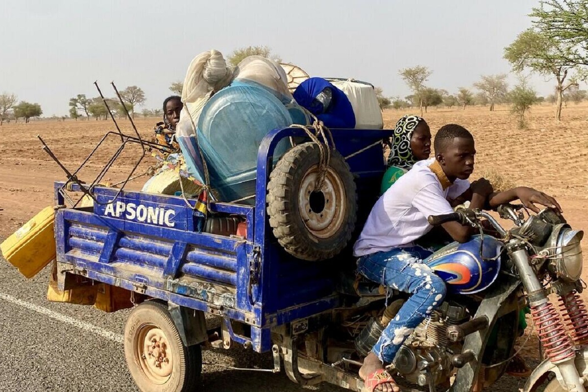 Mali : des milliers de réfugiés burkinabè écrasés par…