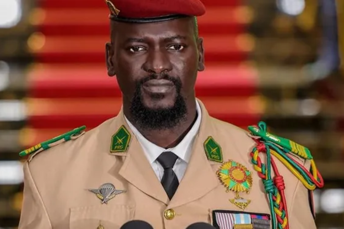 Guinée : élection d'un nouveau Pape, le général Doumbouya apporte son soutien au cardinal...
