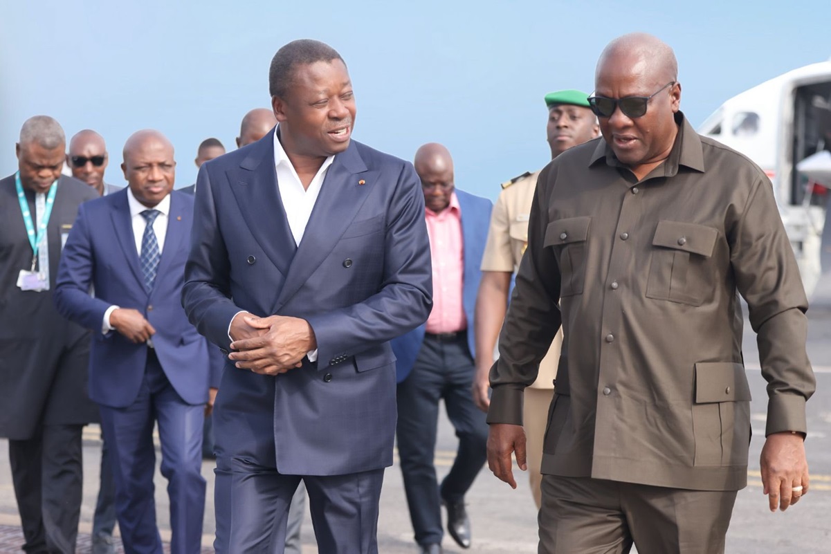 Pourquoi J.D. Mahama, le président élu du Ghana se rend au Togo avant son investiture ?