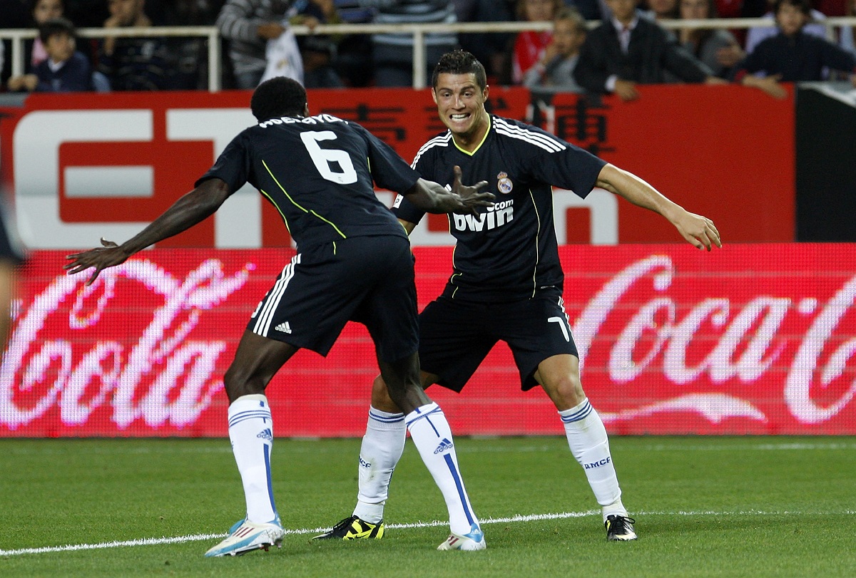 Adebayor : « Cristiano Ronaldo m’a demandé de lui apprendre… »