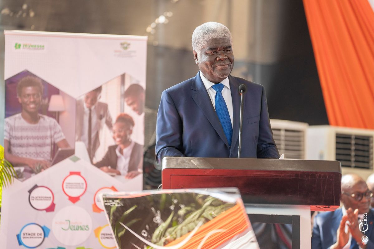 Côte d’Ivoire/Emploi jeunes : le Premier ministre lance officiellement le Programme National de Stage, d’Apprentissage et de Reconversion