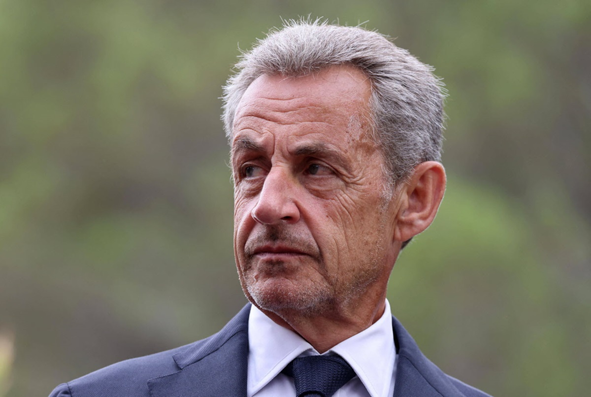 Plusieurs responsables de droite disent espérer la sortie de prison de Sarkozy