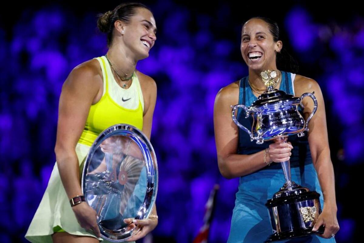 US Open d'Australie : elle fait semblant de pi$er sur son trophée ; voici ce qui se passe ensuite
