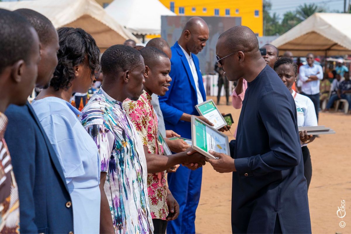 Côte d’Ivoire : le gouvernement prévoit 1,2 milliard de FCFA pour plus de 3000 jeunes en 2025