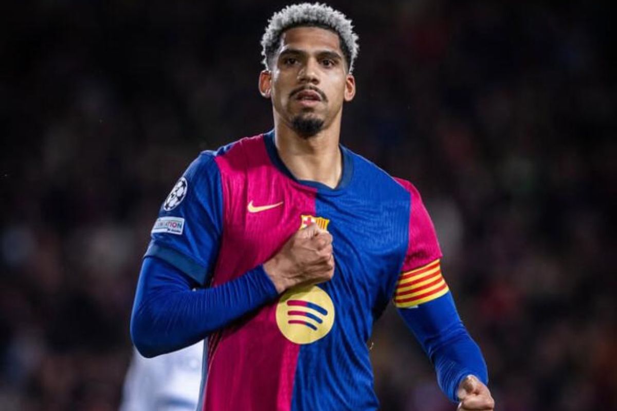 Ronald Araujo “Je suis resté au Barça pour…”, l’étrange raison donnée par le joueur