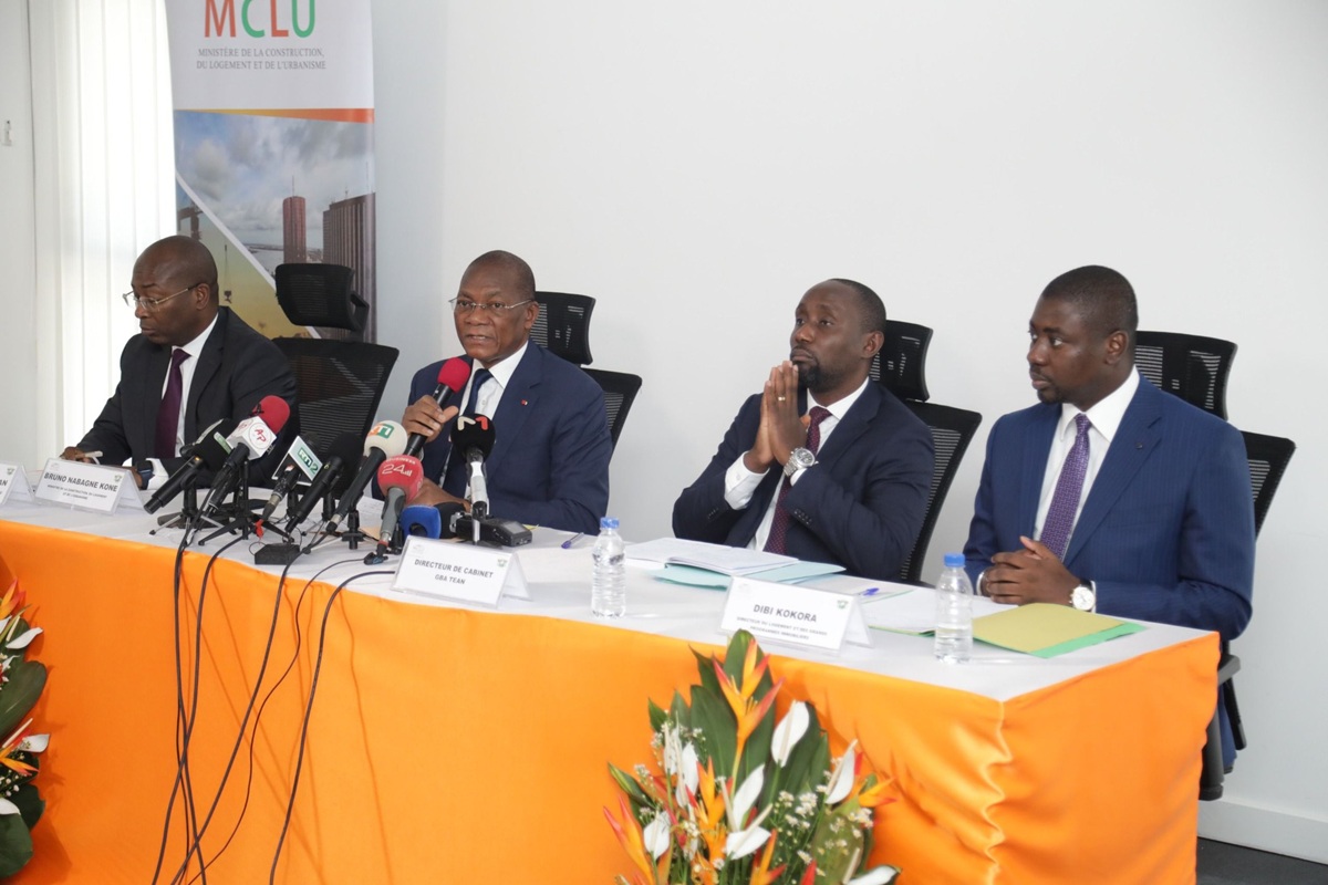 Côte d'Ivoire Tous ces litiges fonciers ont été favorisés par..., le gouvernement fait une précision