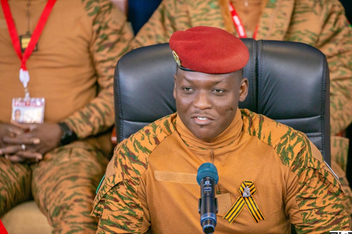 "Nous allons vous accompagner pour investir dans..." : au Burkina Faso, Ibrahim Traoré prêt à soutenir les...