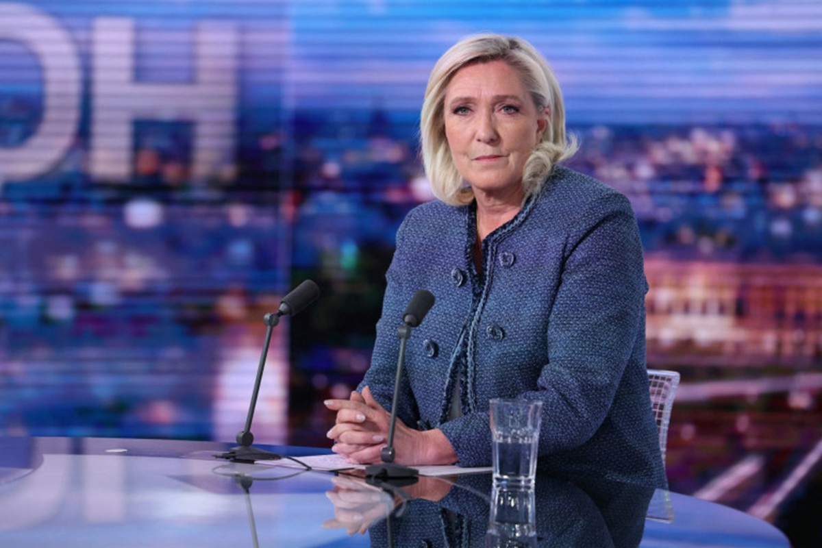 France : Marine Le Pen à la barre, la chute continue