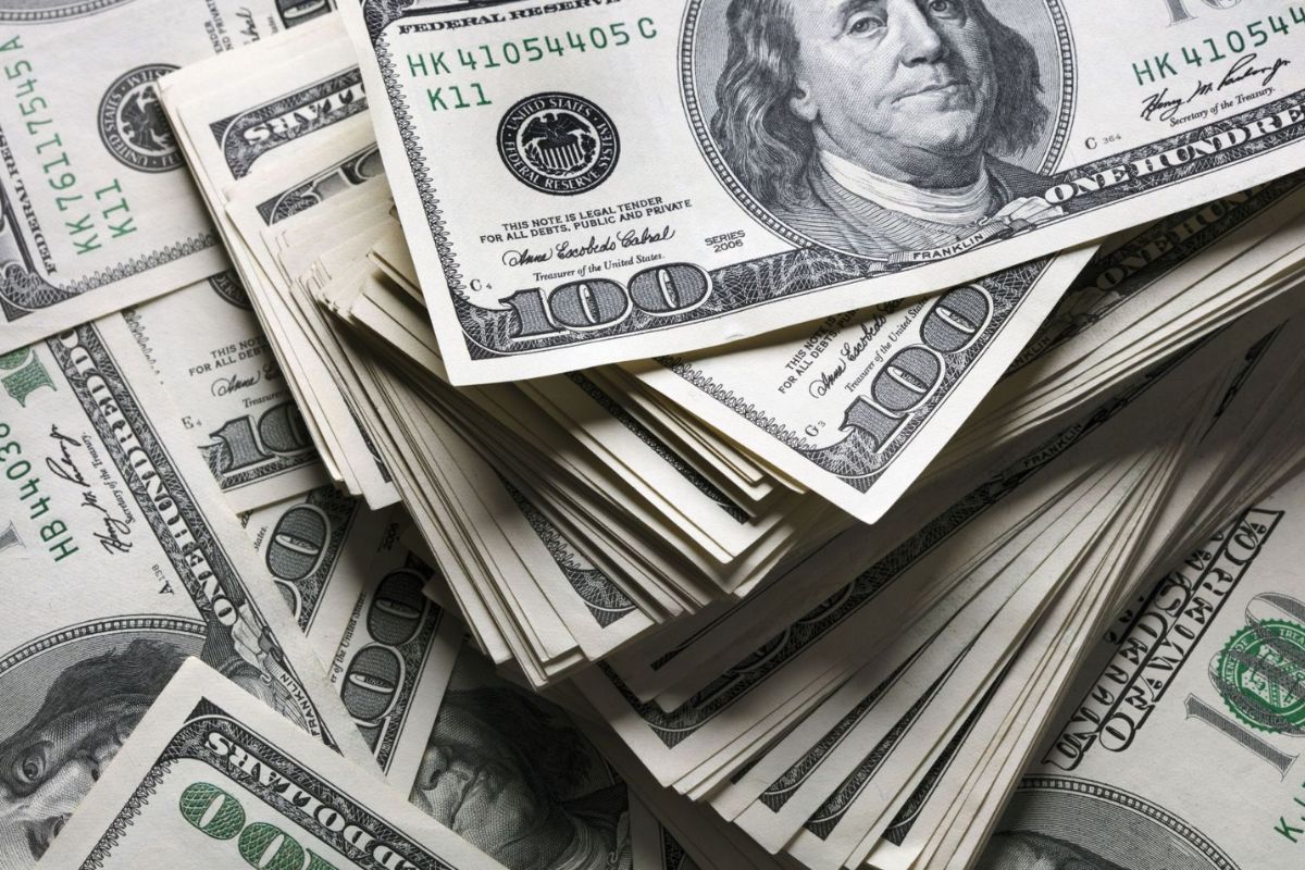Dollar : la monnaie américaine recule à cause de …