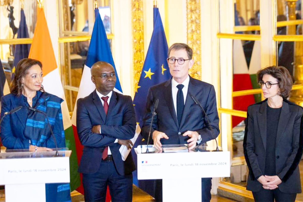 Côte d’Ivoire : la France restitue le tambour Djidji Ayôkwè (photo)