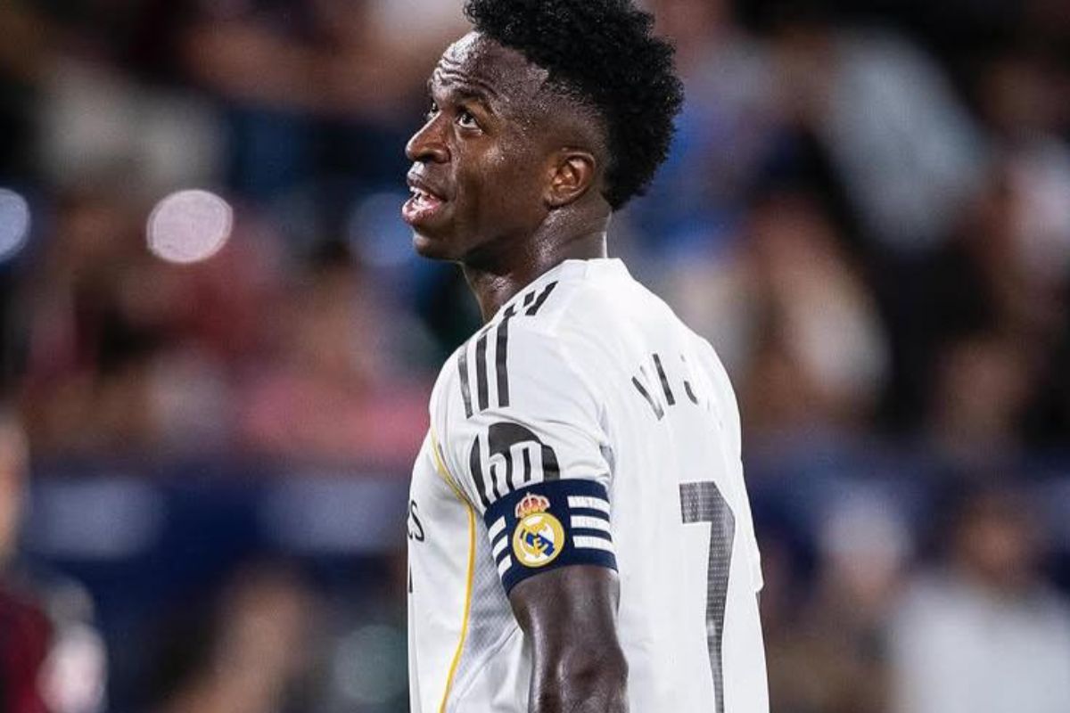 "Ça suffit, sérieux, on..." : très agacé par les sifflets, Vinicius répond au Bernabéu