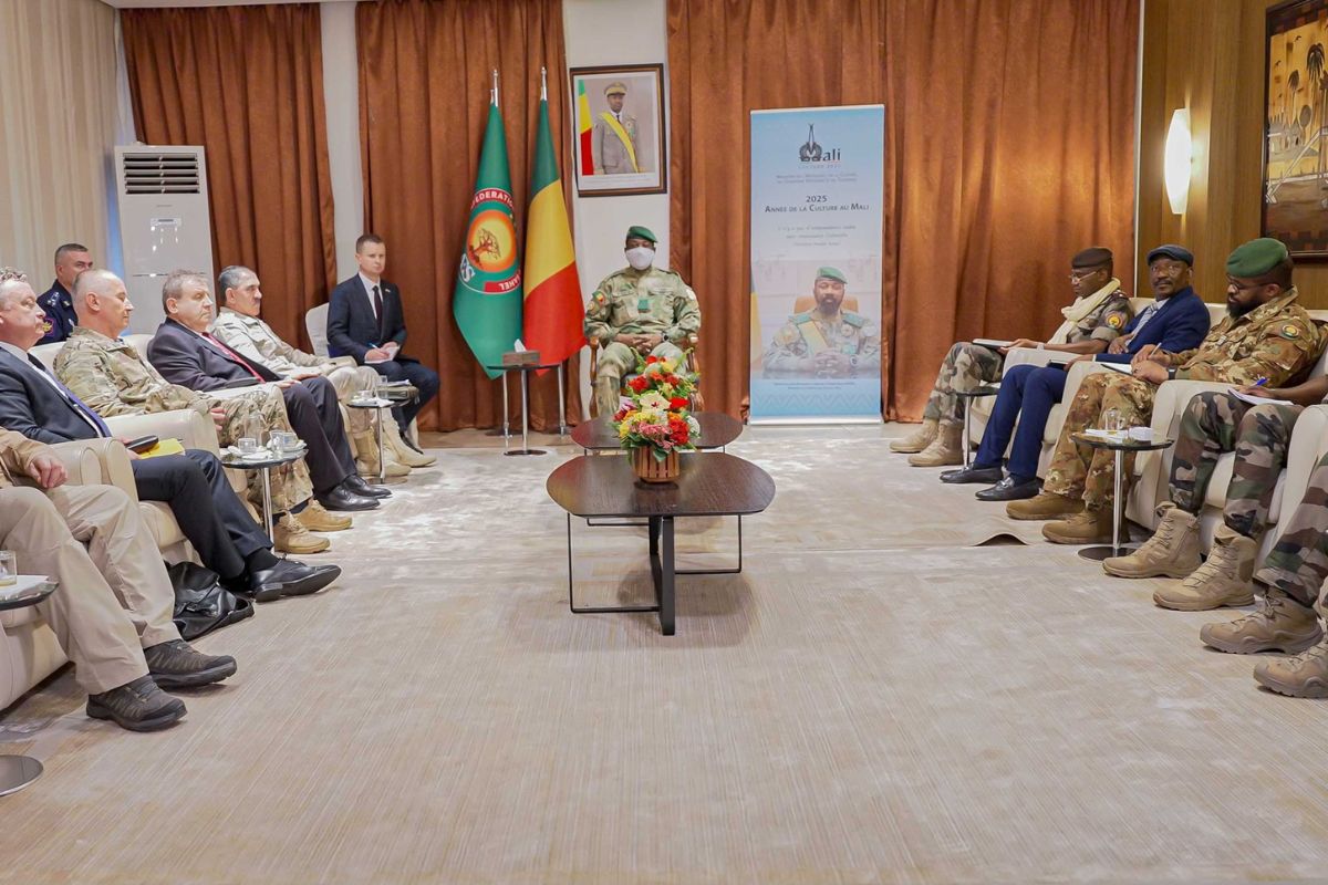 Coopération militaire Mali – Russie : le président Assimi Goïta reçoit une délégation