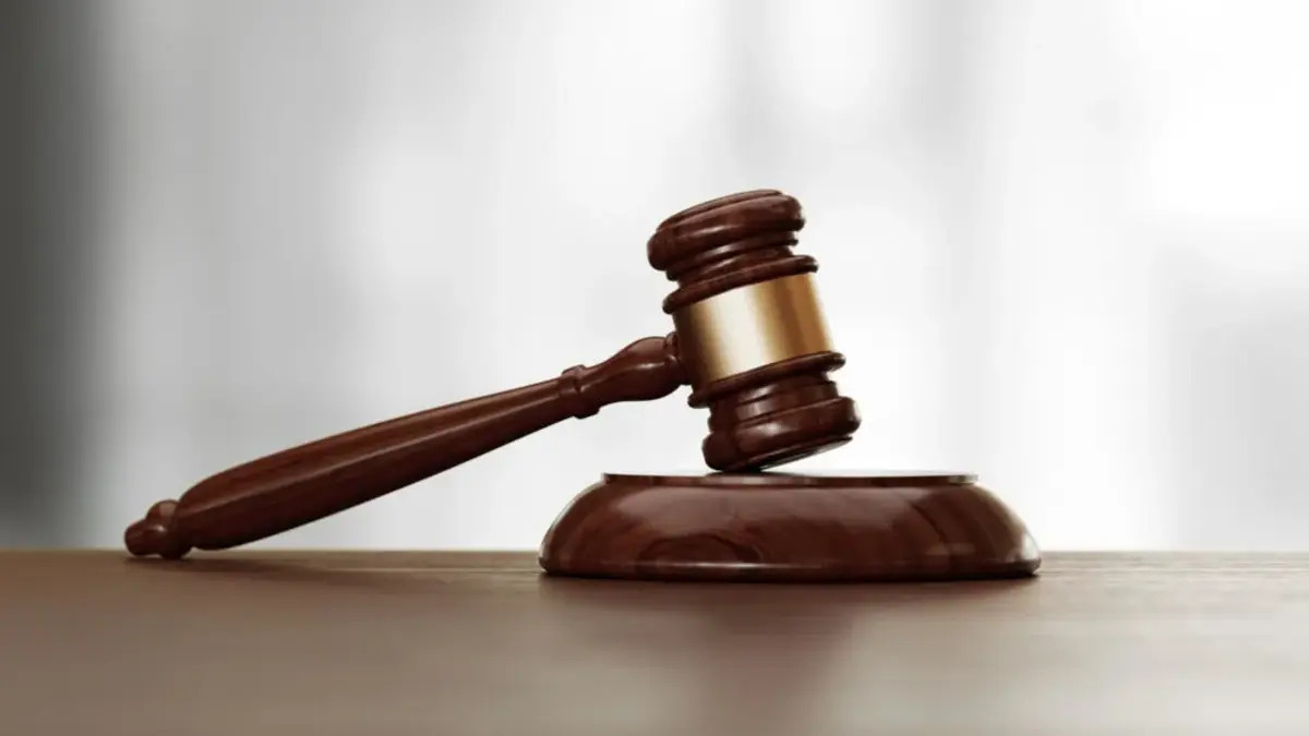 France : les victimes d'un religieux en Afrique inculpé pour viols réclament un procès