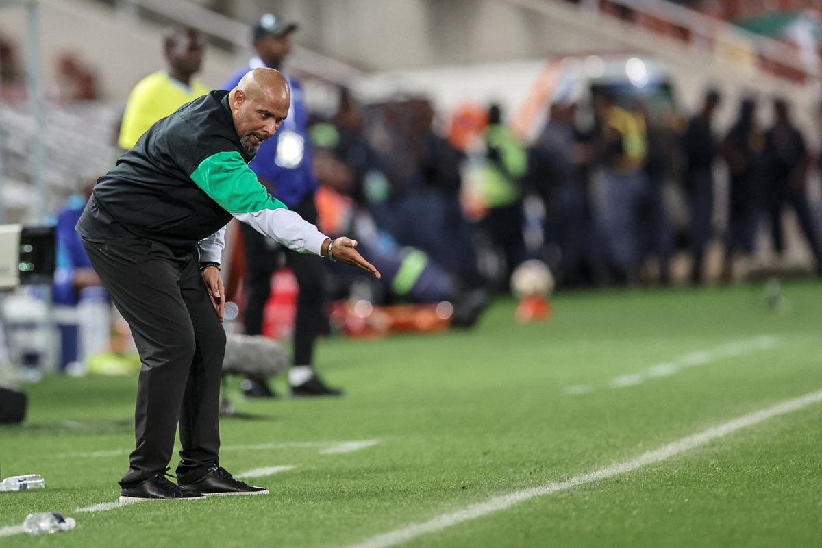 "Il y a 230 millions de Nigérians, dont 230 millions de coachs, 230 millions de..." : avant la demi-finale de la CAN 2025, le sélectionneur du Nigeria ironise
