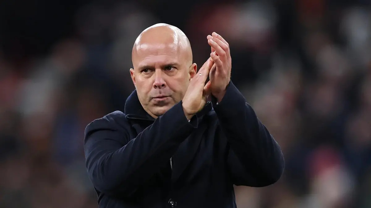 Liverpool a déjà trouvé le successeur d’Arne Slot, un ancien du Real Madrid va...