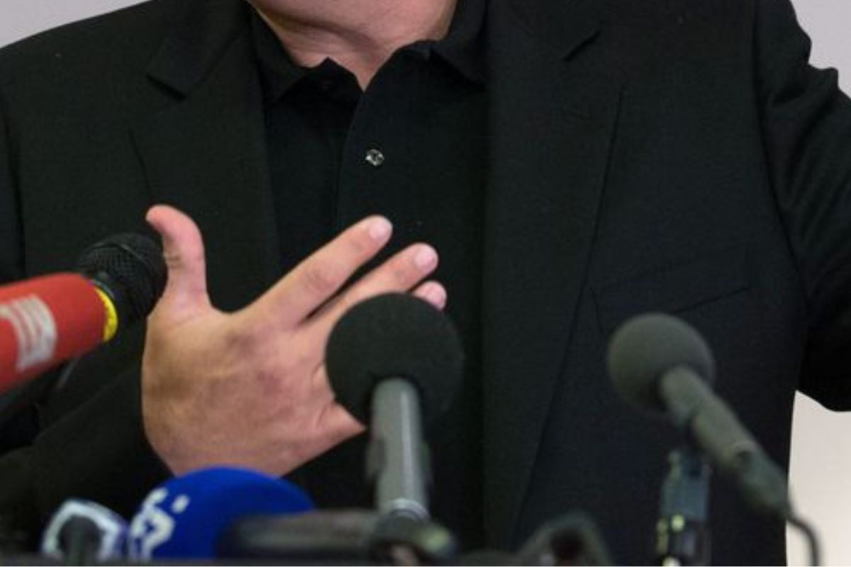 France : retrait d’un célèbre présentateur condamné pour corruption de mineurs