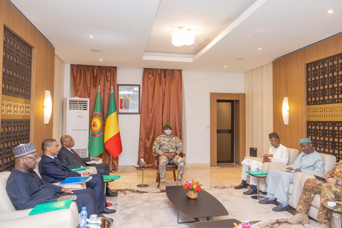 Mali : le Gouverneur de la BCEAO reçu par Assimi Goïta