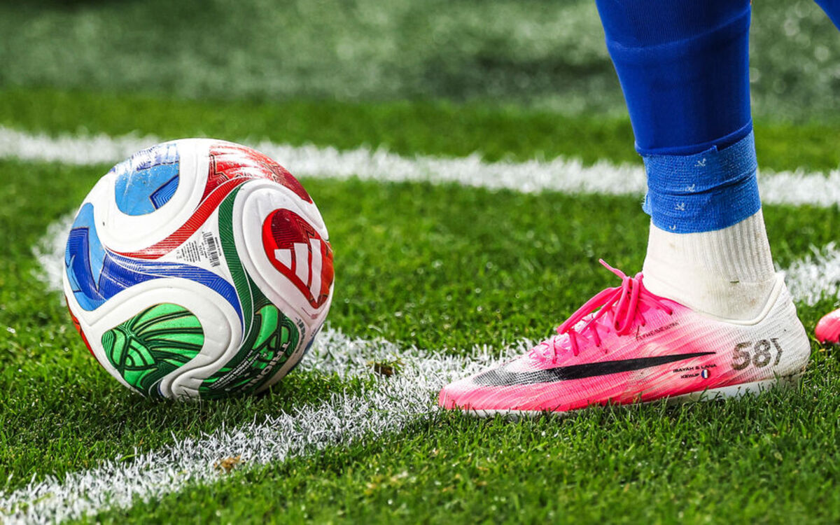 Coupe du monde 2026 : pourquoi les chaussures roses sont tant portées par les joueurs ?