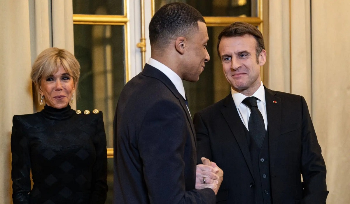 Emmanuel Macron le président français a-t-il adressé un tacle à Kylian Mbappé après le nouveau sacre du PSG