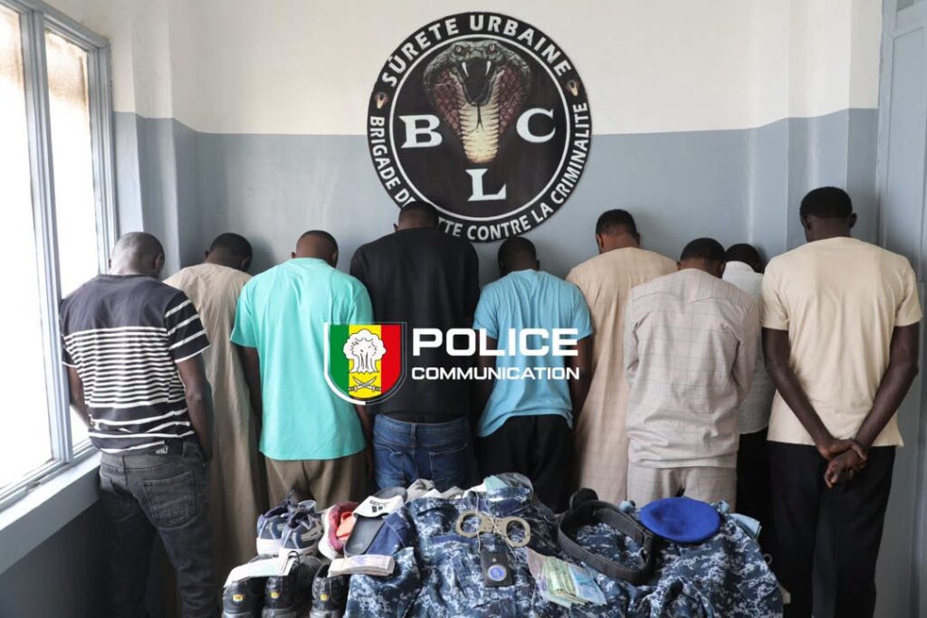 Sénégal : arrestation de faux policiers ayant détroussé 50 millions à des Indiens